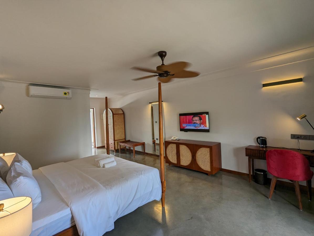 Prasanthi Hotel Kollam Dış mekan fotoğraf