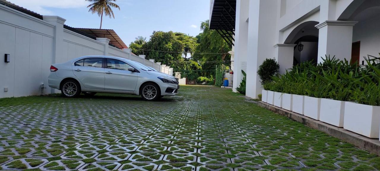 Prasanthi Hotel Kollam Dış mekan fotoğraf